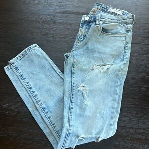 BlankNYC Size 26 Distressed Skinny Classique Jeans 27.5” Inseam